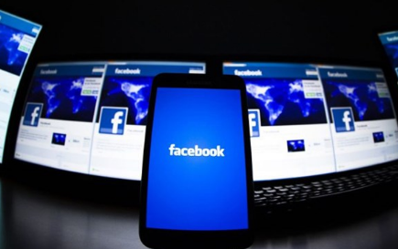 Facebook 'hốt bạc' nhờ quảng cáo trên điện thoại di động