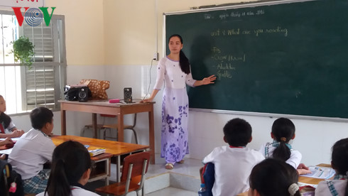 Cô giáo khuyết tật người Khmer tận tụy với nghề trồng người