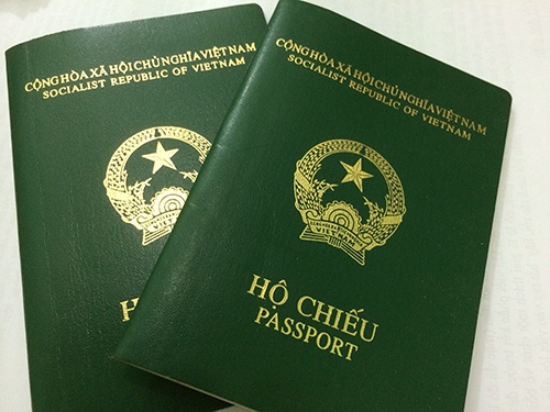 Lệ phí nhập quốc tịch Việt Nam 250 USD/người