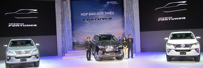 Toyota Fortuner 2017 ra mắt tại Việt Nam, giá từ 981 triệu đồng