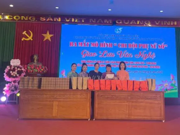 Ấm áp nghĩa tình trong buổi ra mắt mô hình “Chi hội Phụ nữ số” tại xã Ô Diên -Tp Hà Nội 
