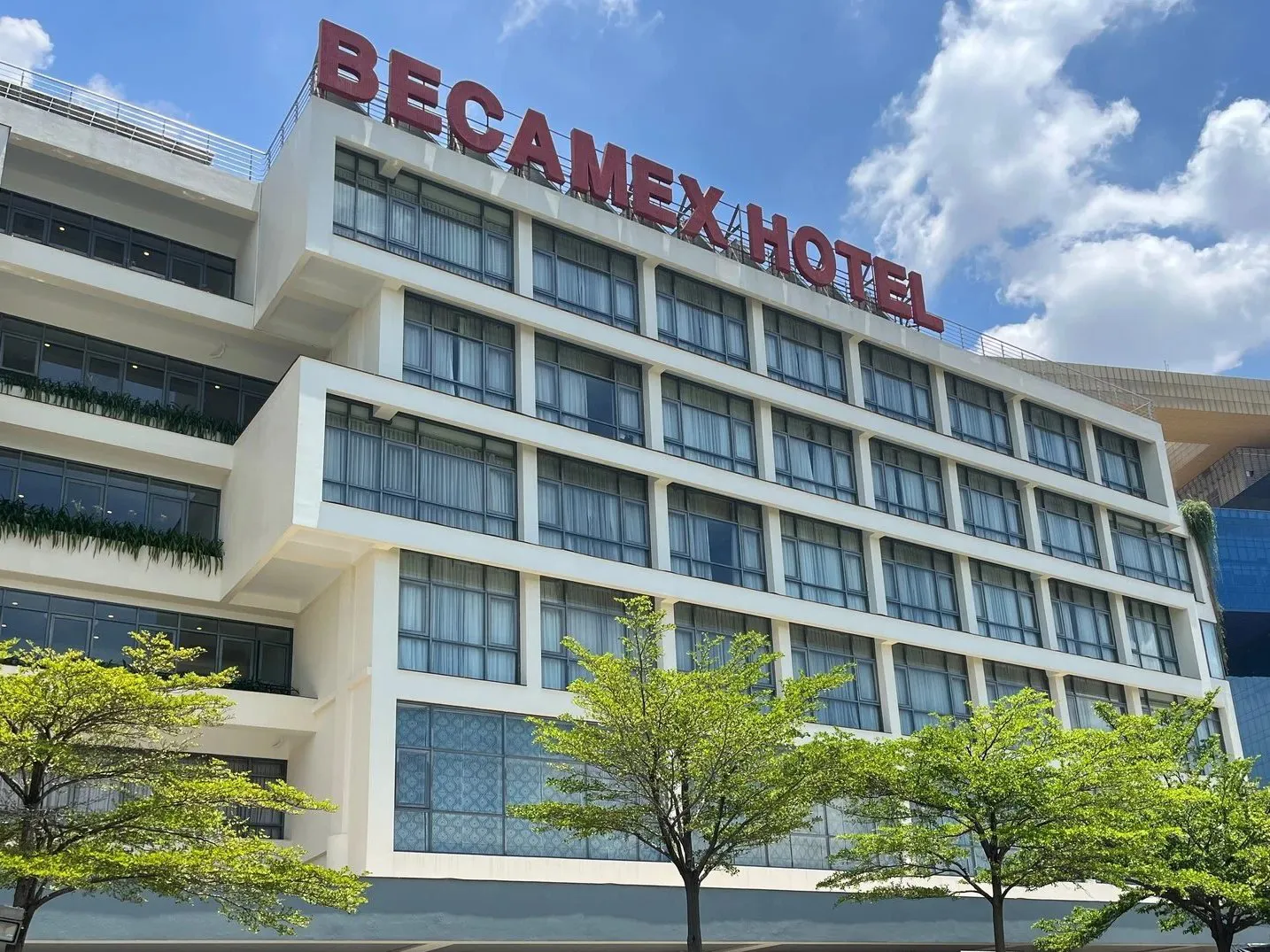 Becamex đối mặt áp lực kép: Lợi nhuận xuống đáy, chi phí lãi vay tiếp tục leo thang