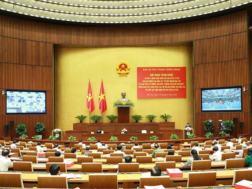 Bộ Chính trị ban hành Chỉ thị về đẩy mạnh học tập, thực hành tư tưởng, đạo đức, phương pháp, phong cách Hồ Chí Minh
