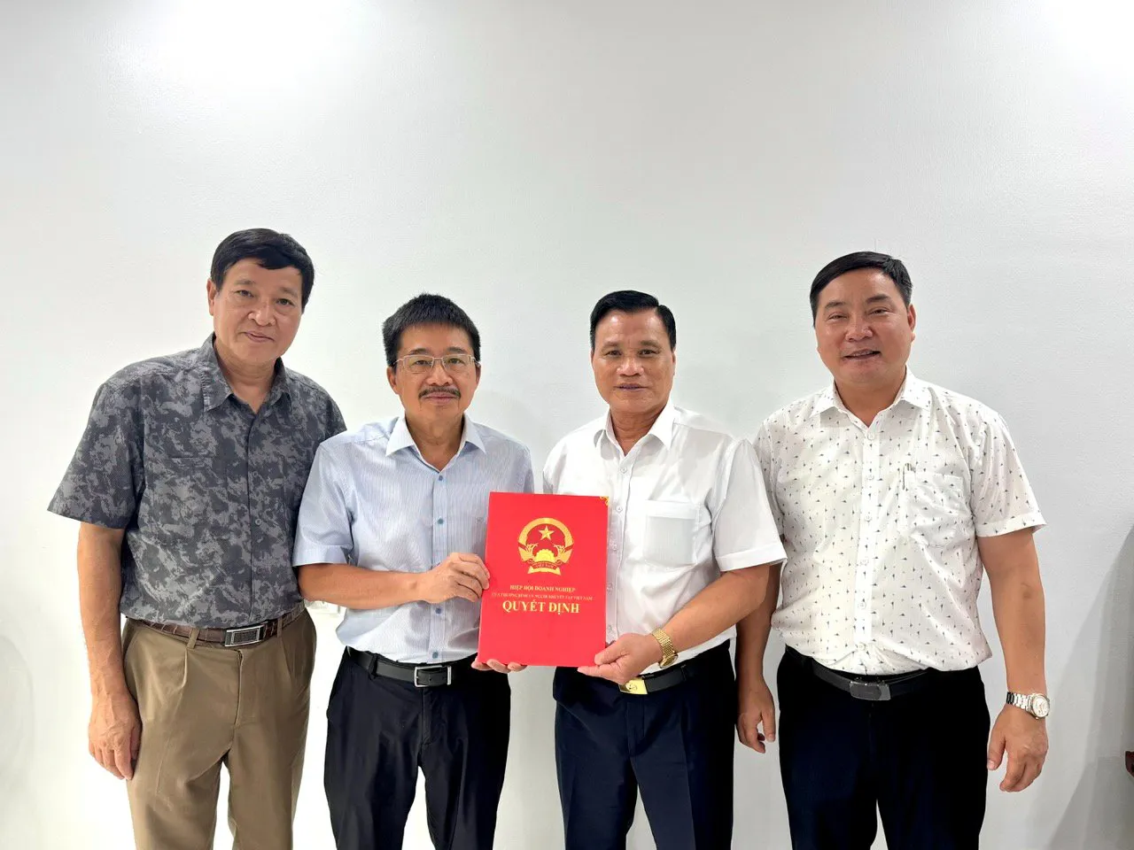 Bổ nhiệm nhà báo Vũ Tiến làm Phó Viện trưởng Viện Nghiên cứu pháp luật và chính sách doanh nghiệp