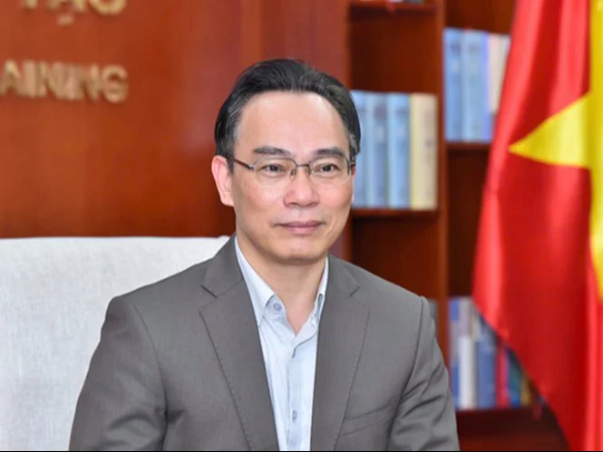 Bổ nhiệm ông Hoàng Minh Sơn giữ chức Bộ trưởng Bộ Giáo dục và Đào tạo