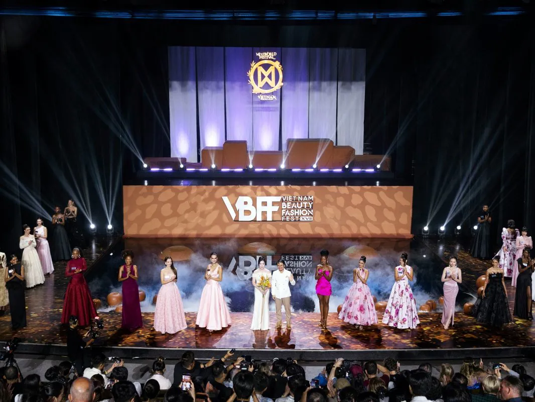 Bộ sưu tập The Aura of Elise sáng chói trong đêm thi Top Model của Miss World 2026
