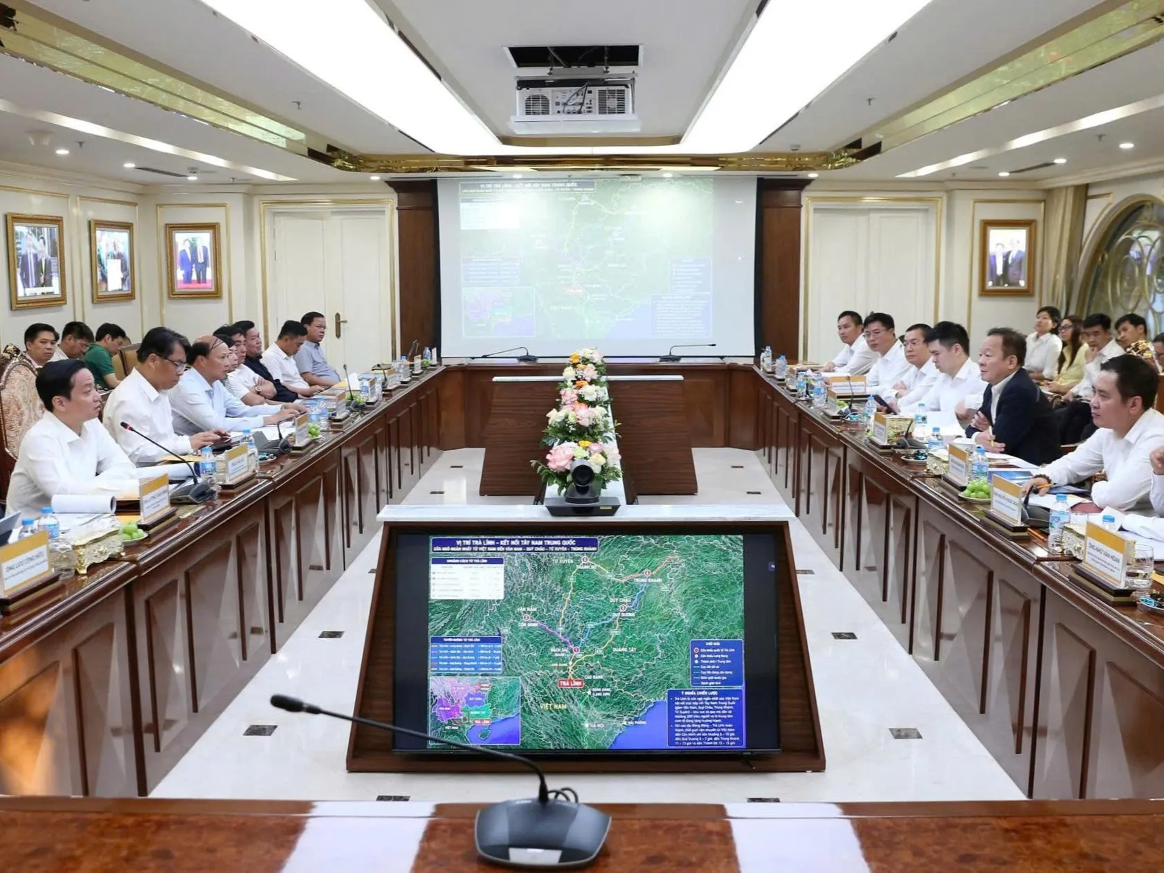 Cao Bằng mời gọi T&T Group nghiên cứu phát triển mô hình kinh tế cửa khẩu mới