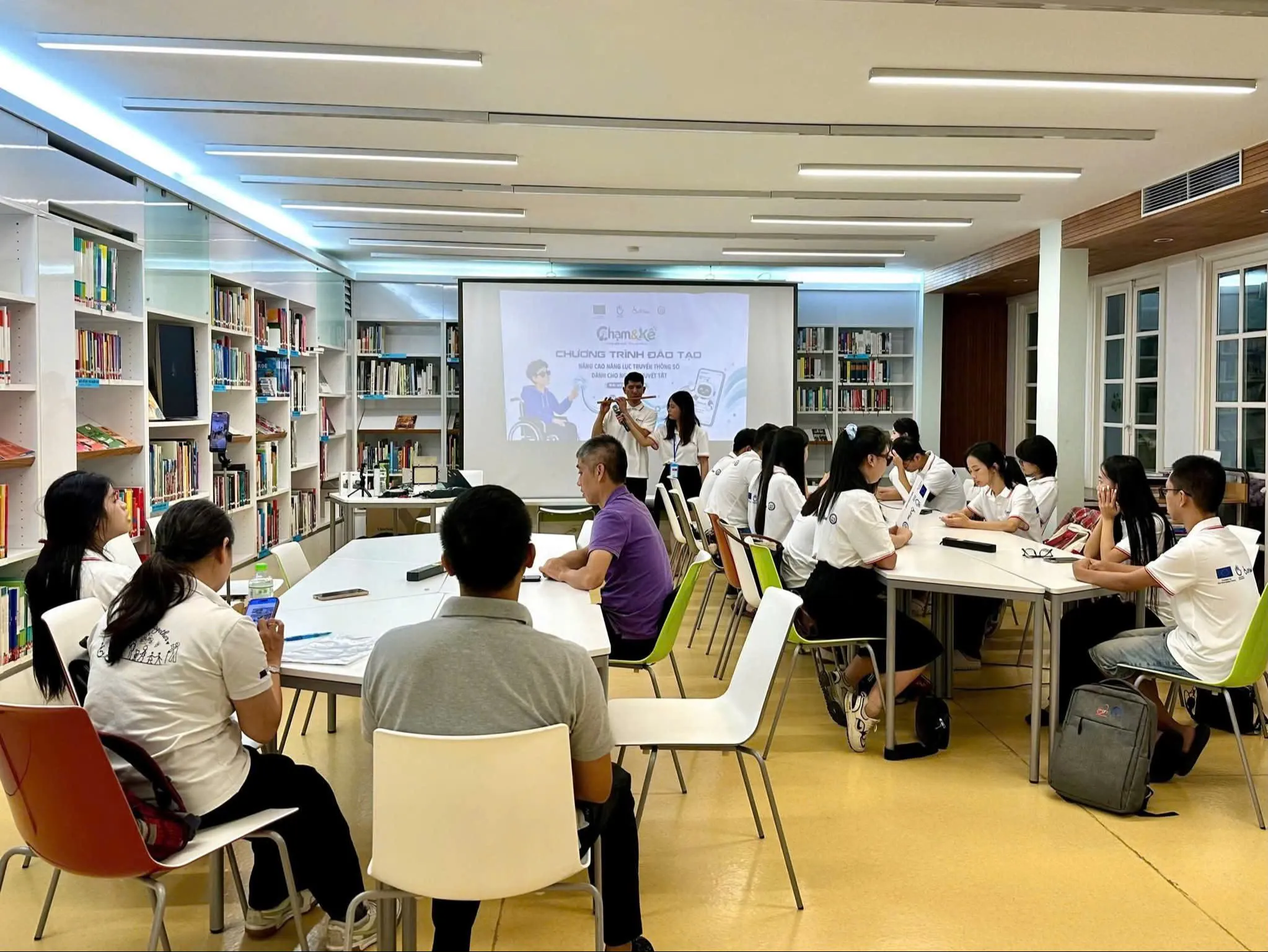 Chạm & Kể khởi động hành trình “Công nghệ mở lối – Tiếng nói vươn xa”