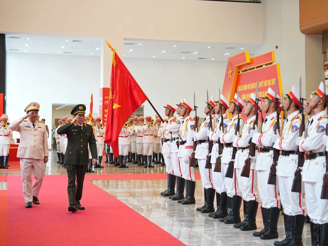 Công bố Quyết định thành lập Công an thành phố Quảng Ninh