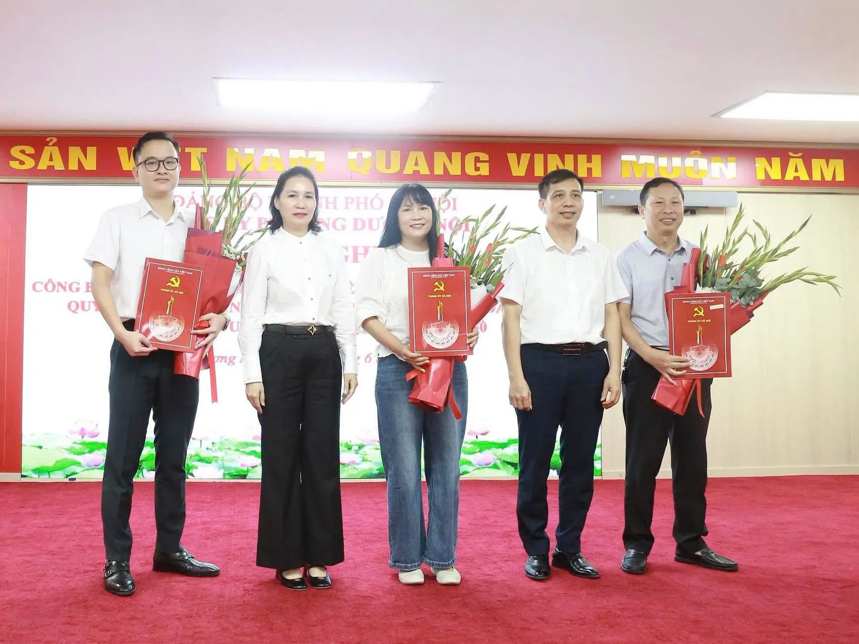 Đảng uỷ phường Dương Nội bổ sung uỷ viên Ban Chấp hành Đảng bộ phường nhiệm kỳ 2025-2030
