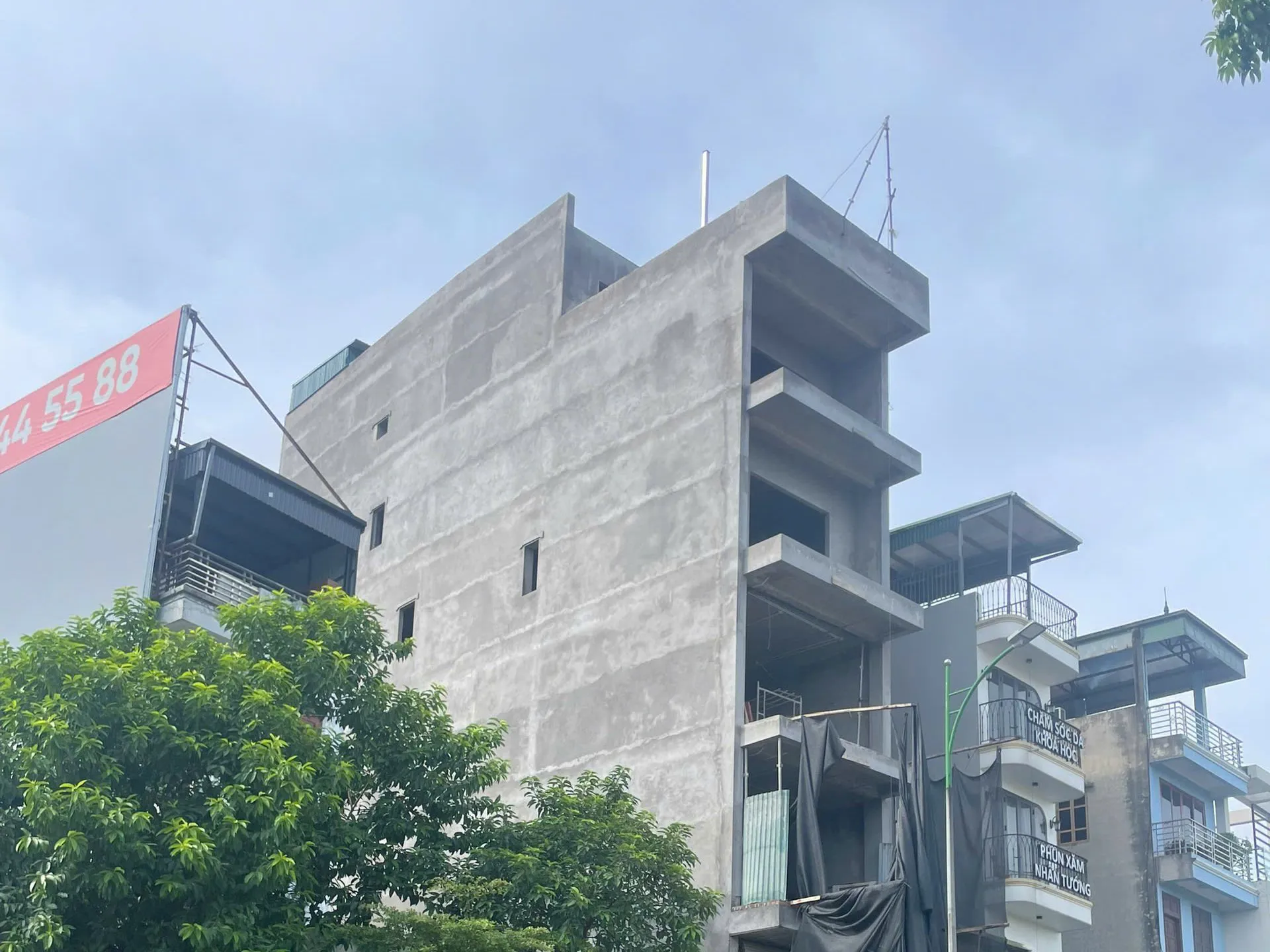 Phường Long Biên hướng tới đô thị văn minh: Cần làm rõ phản ánh về trật tự xây dựng tại một số công trình