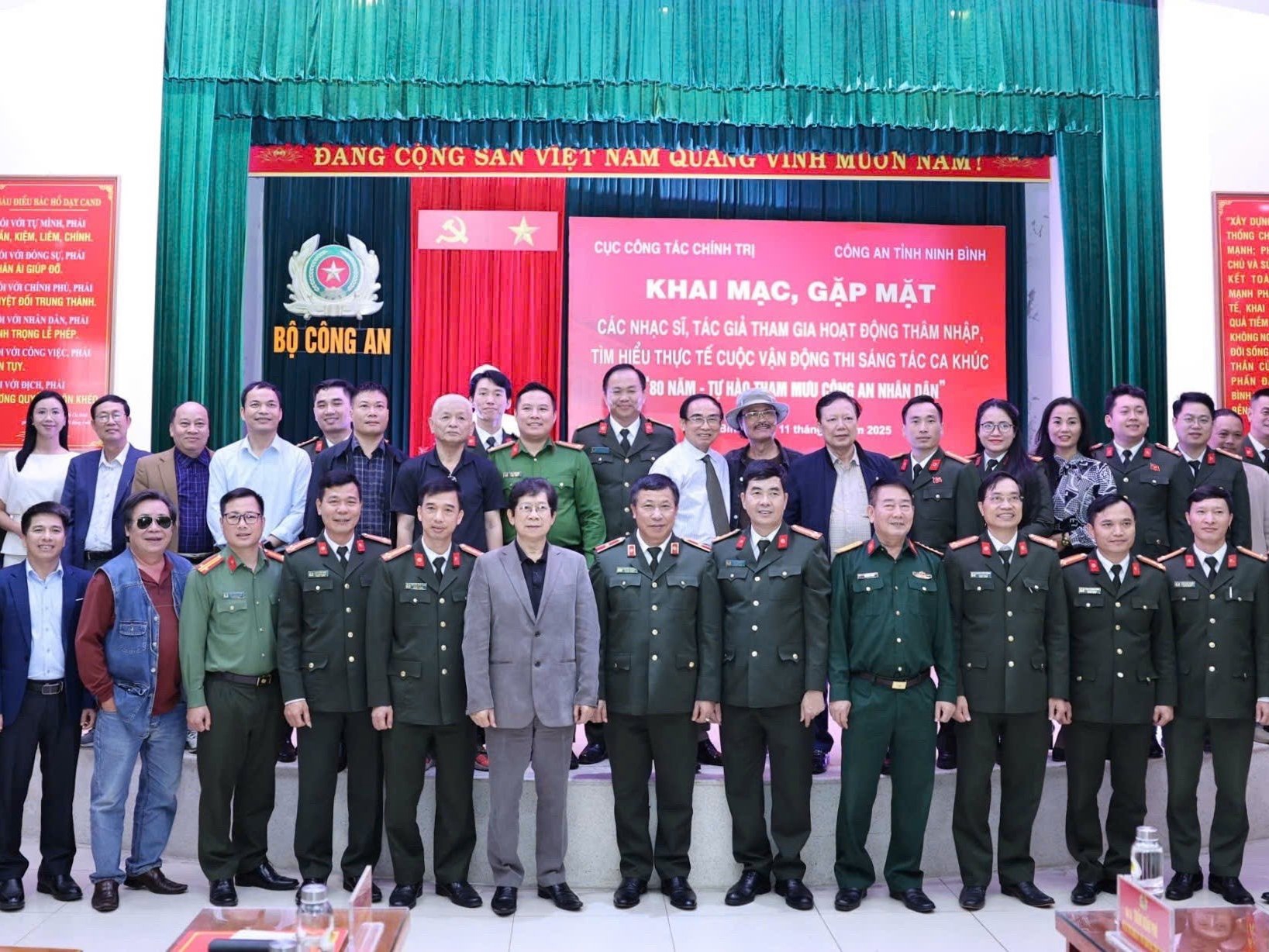 Dấu chân lặng thầm – Khúc ca tôn vinh người chiến sĩ tham mưu công an nhân dân