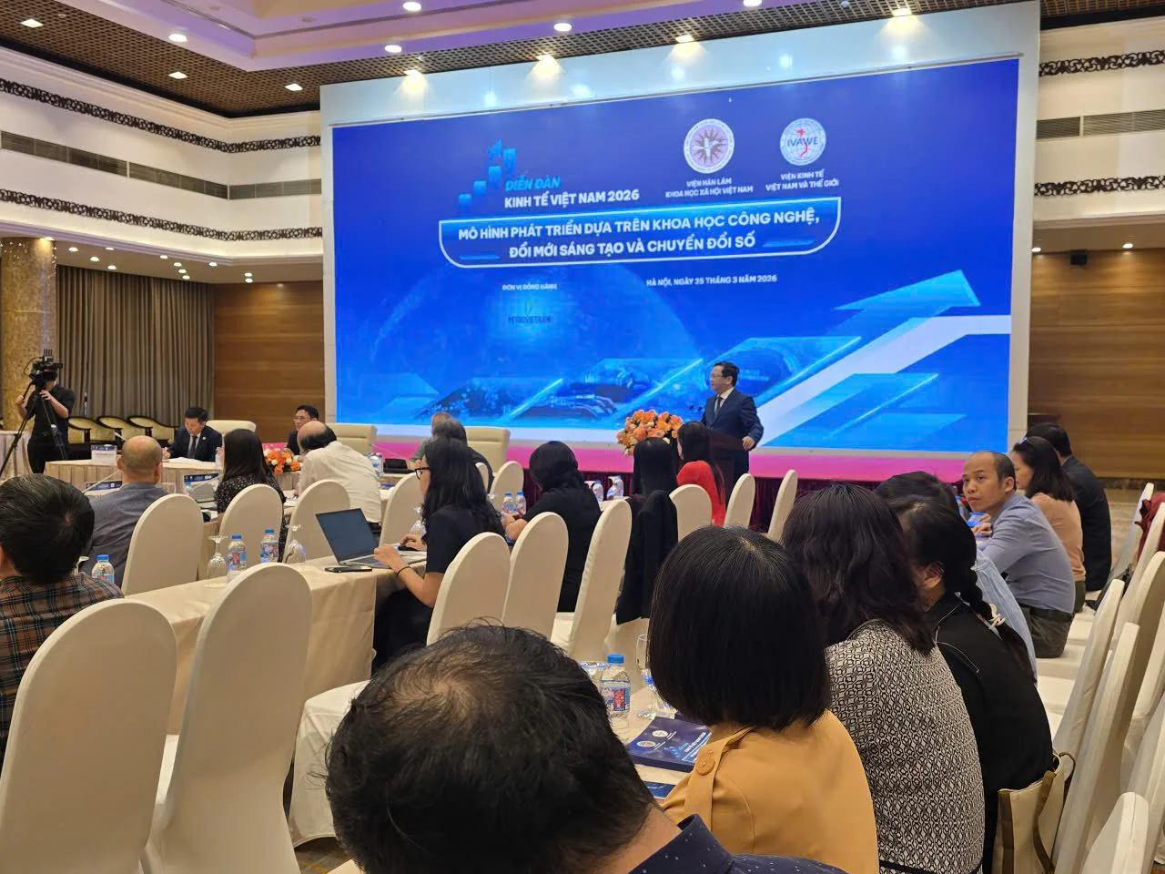 Diễn đàn Kinh tế Việt Nam 2026: Xác định kinh tế AI là động lực tăng trưởng mới