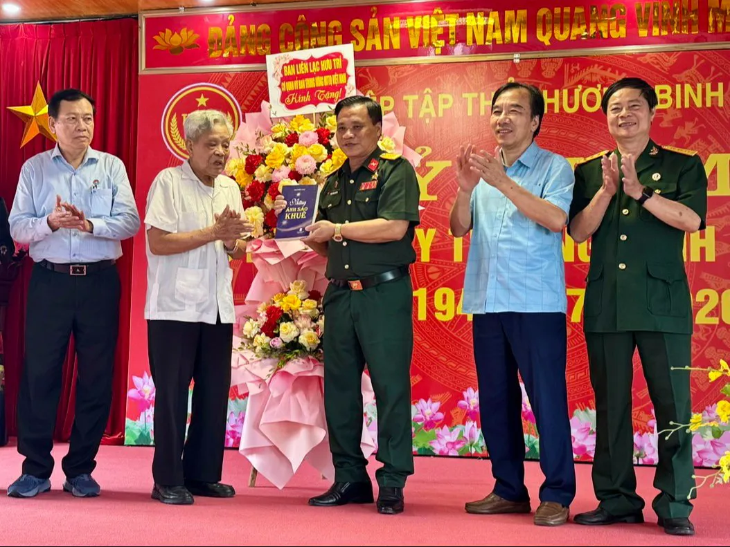 Đoàn đại biểu Thương binh, Liệt sĩ Cơ quan UBTƯ MTTQ Việt Nam thăm Xí nghiệp tập thể Thương binh Quang Minh - Hải Phòng