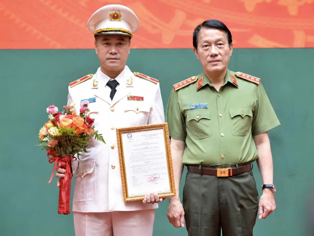 Đồng chí Nguyễn Ngọc Quyền, Phó Bí thư Đảng ủy, Phó Giám đốc Công an Thành phố Hà Nội được thăng quân hàm Thiếu tướng