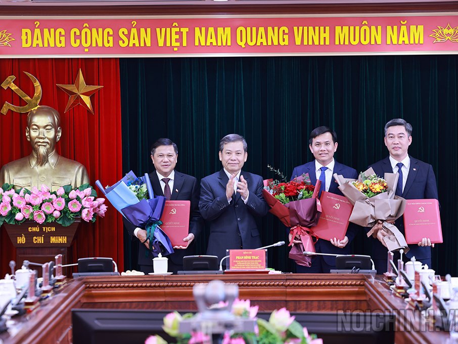 Đồng chí Nguyễn Văn Chung được bổ nhiệm làm Phó Vụ trưởng Vụ Địa phương I