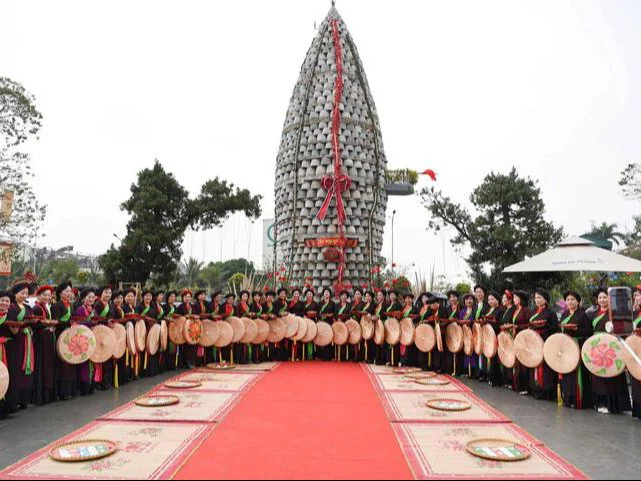Đông Đô Village thu hút khách du lịch bởi những làn điệu quan họ