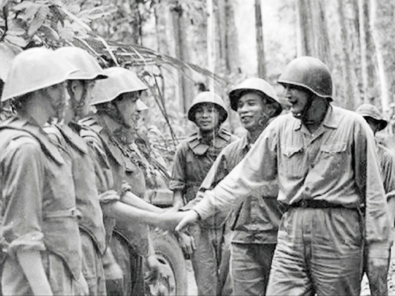 Đường Hồ Chí Minh với hai cột mốc số 0