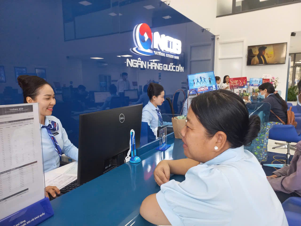 Hệ thống ngân hàng: Tín dụng tăng tốc, tiền gửi “chạy” chậm hơn