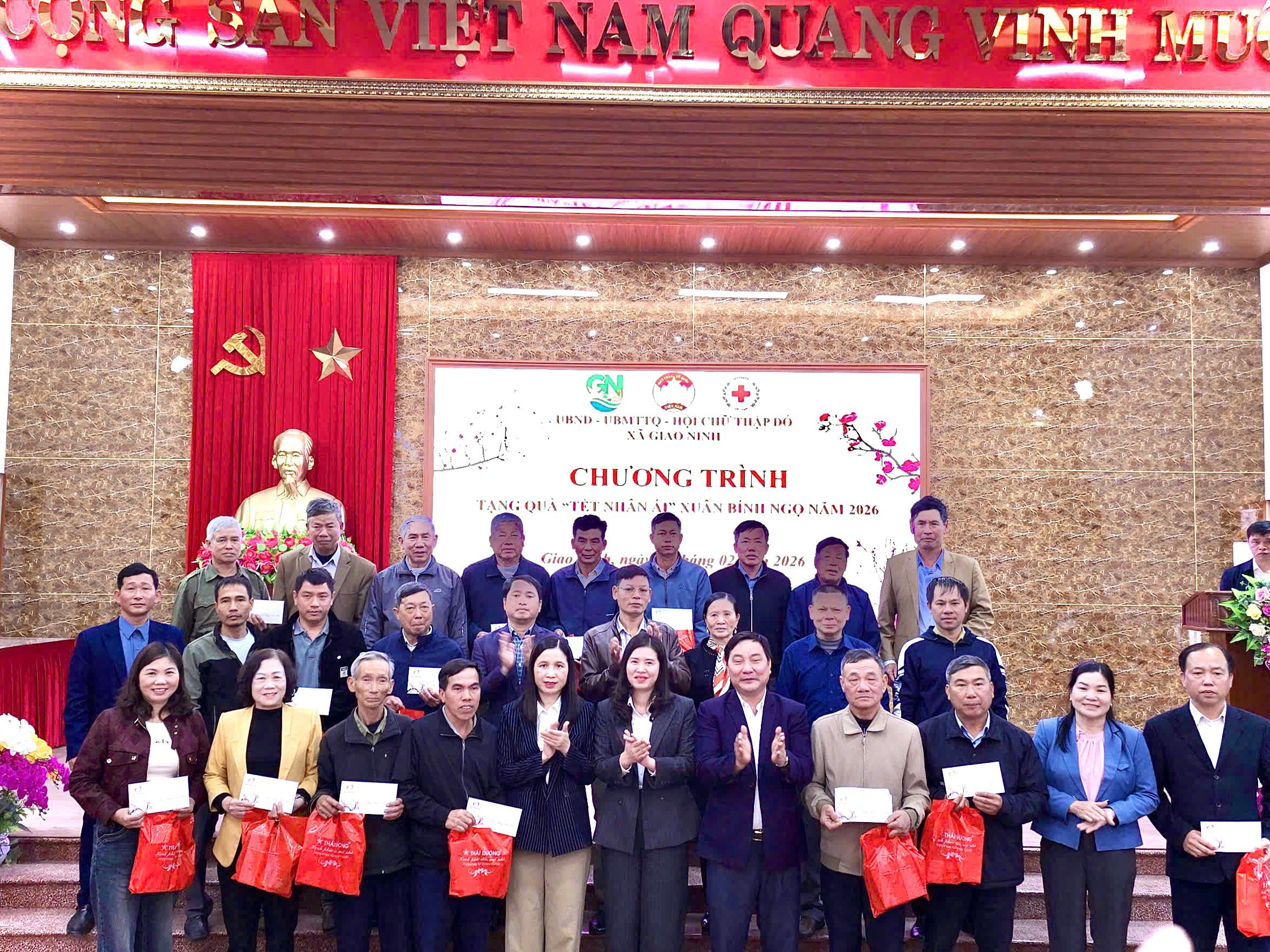 Tết ấm áp trên quê hương Giao Ninh