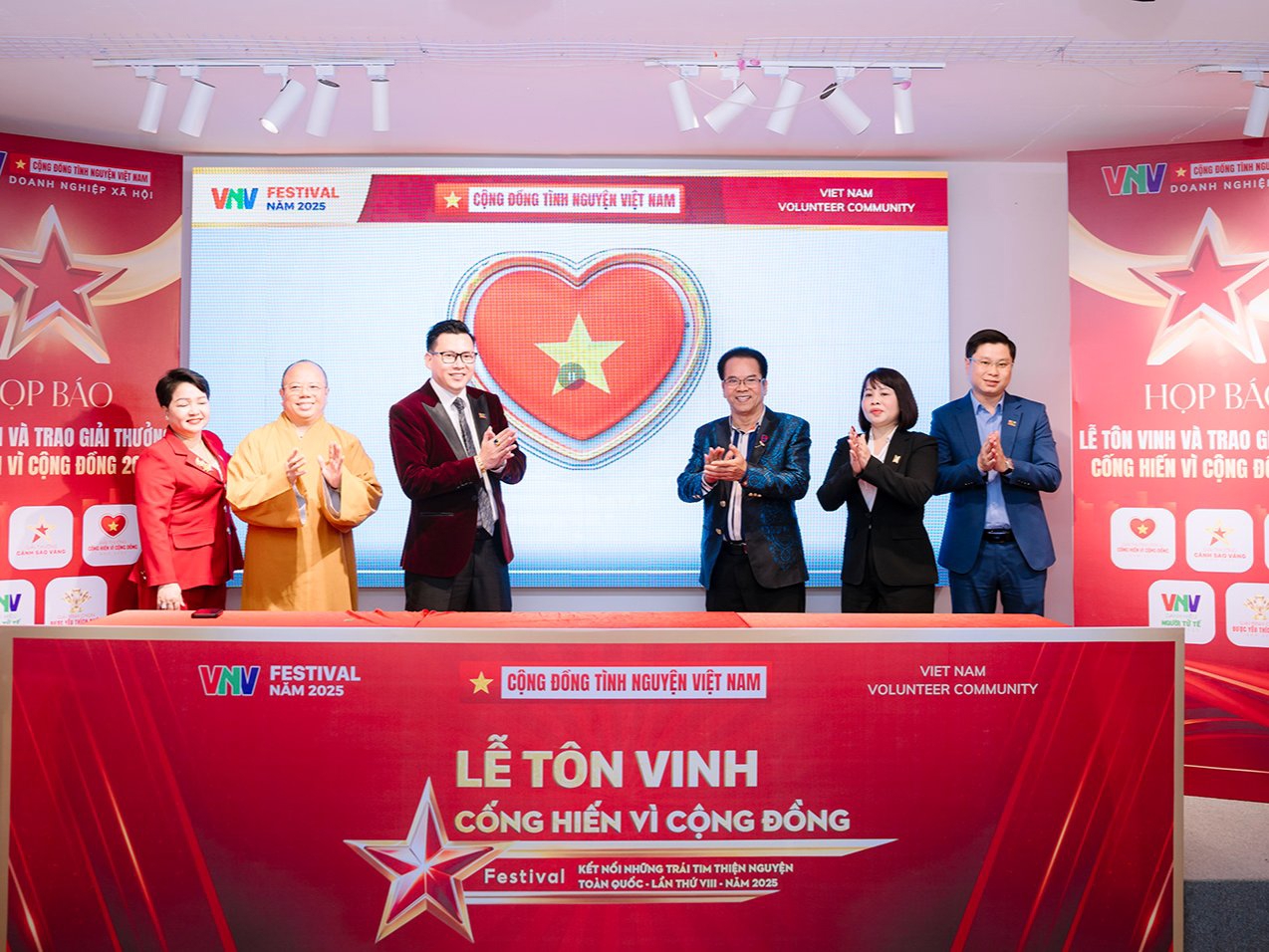 Khởi động mùa Festival 2025 và Lễ Tôn vinh “Cống Hiến Vì Cộng Đồng”