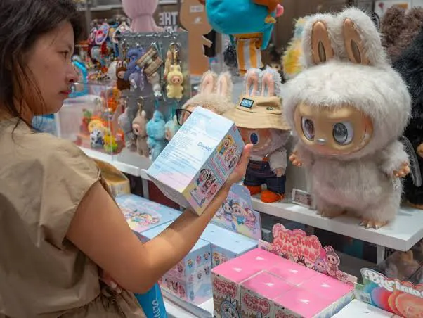 Labubu từng đưa Pop Mart lên đỉnh cao, nay cơn sốt hạ nhiệt khiến hãng đồ chơi lao đao
