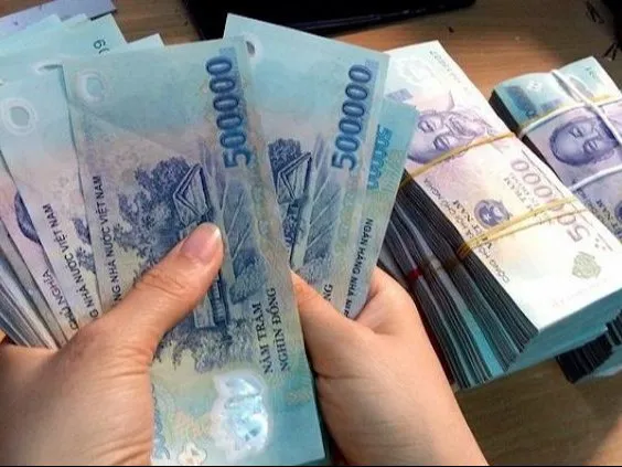 Lãi suất neo cao đến bao giờ?