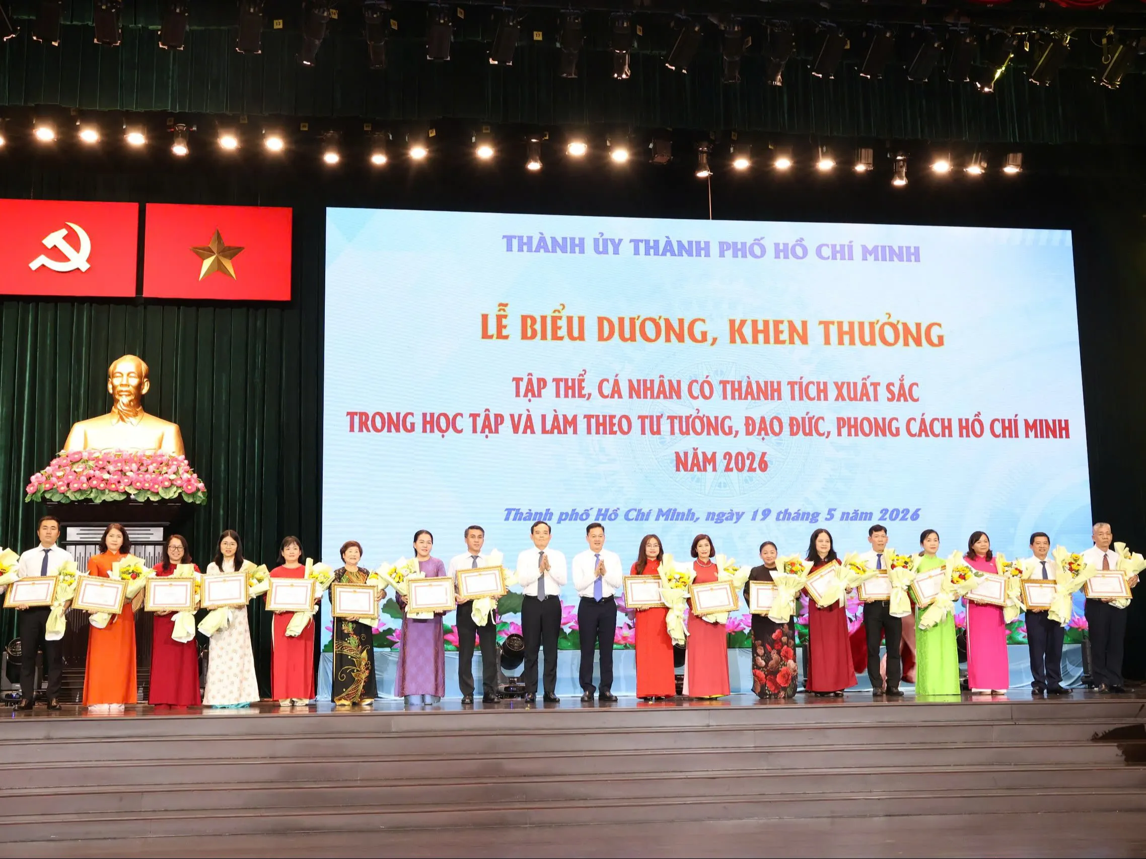 Lan tỏa 358 'bông hoa đẹp' học và làm theo Bác tại TP.HCM