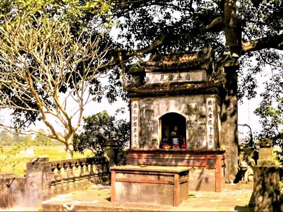 Làng tôi có mộ bà Hoàng Thái Hậu yên nghỉ
