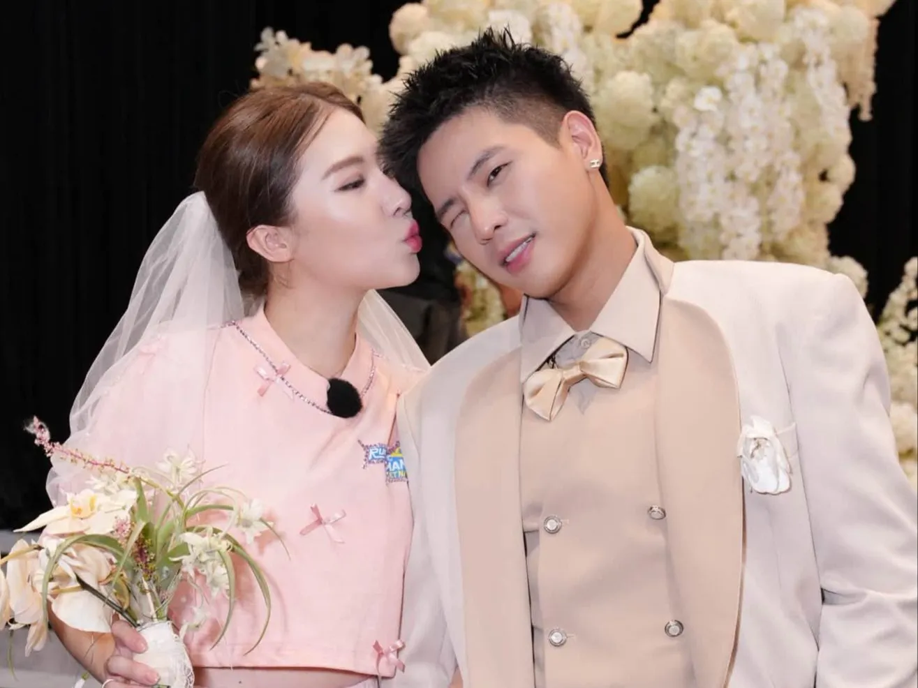 Lê Khanh bật khóc trong đám cưới với Quân A.P tại Running Man Vietnam