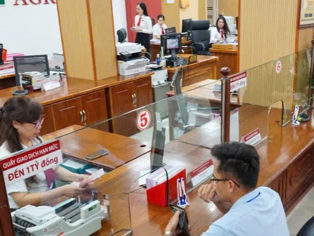 Ngân hàng chuyển hóa nguồn vốn hiệu quả trước biến số lãi suất và tỷ giá