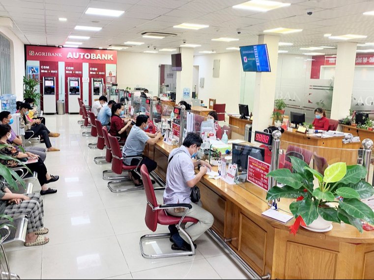 Ngân hàng đẩy vốn cho doanh nghiệp cao điểm cuối năm