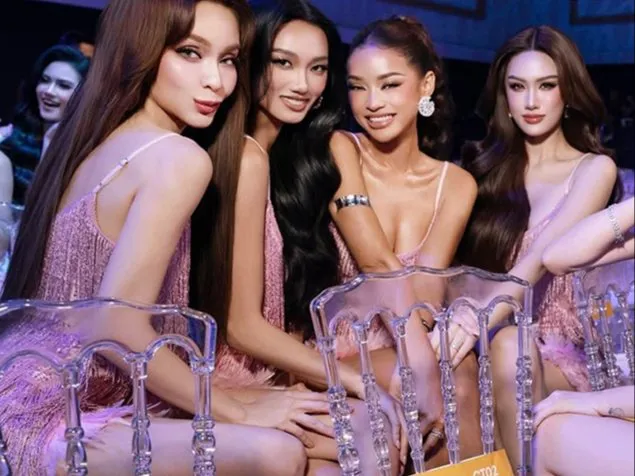 Người nổi tiếng và phép thử trong 'góc khuất'