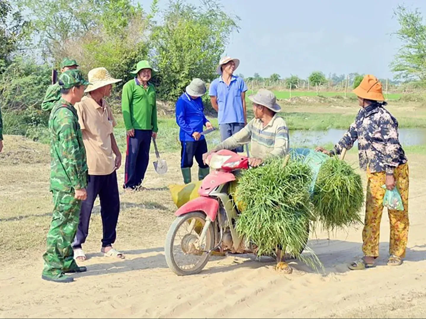 Những “cột mốc sống” nơi phên dậu Tổ quốc