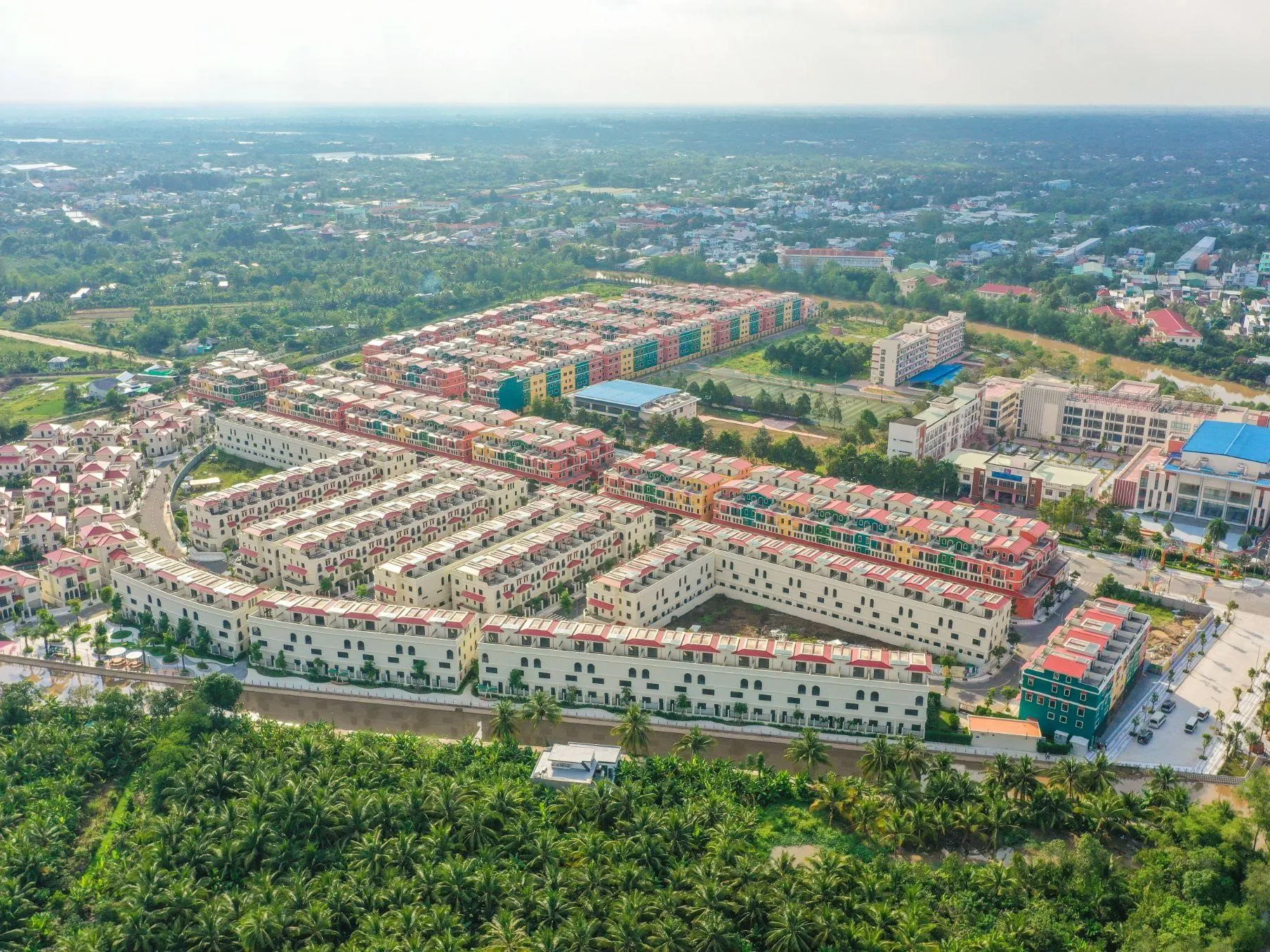 Những "thành phố kể chuyện" và chiến lược kiến tạo cực tăng trưởng của Bầu Hiển tại Đồng bằng sông Cửu Long