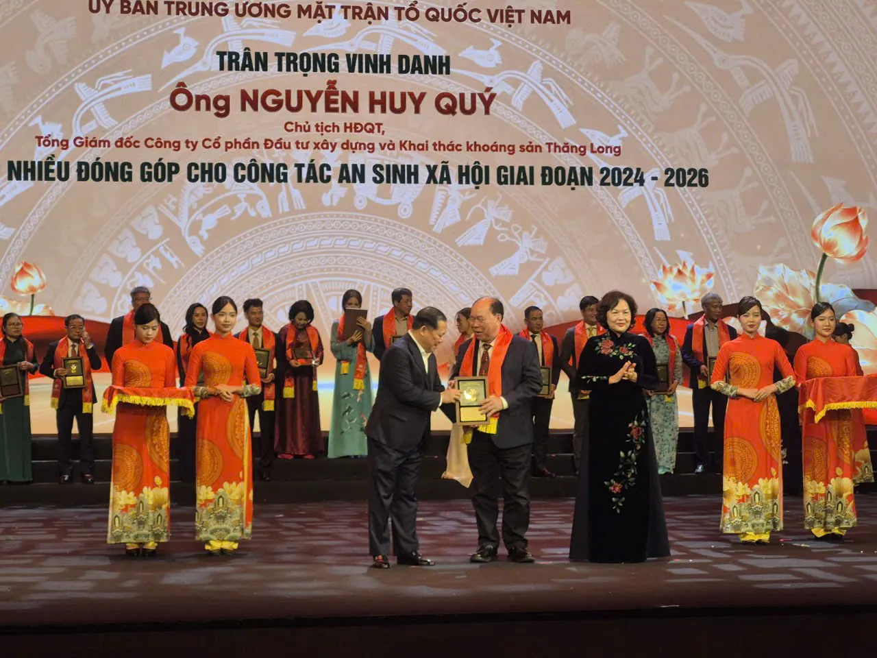 Ông Nguyễn Huy Quý, Tổng giám đốc Công ty CP Xây dựng và khai thác khoáng sản Thăng Long được vinh danh vì đóng góp cho an sinh xã hội giai đoạn 2024–2026