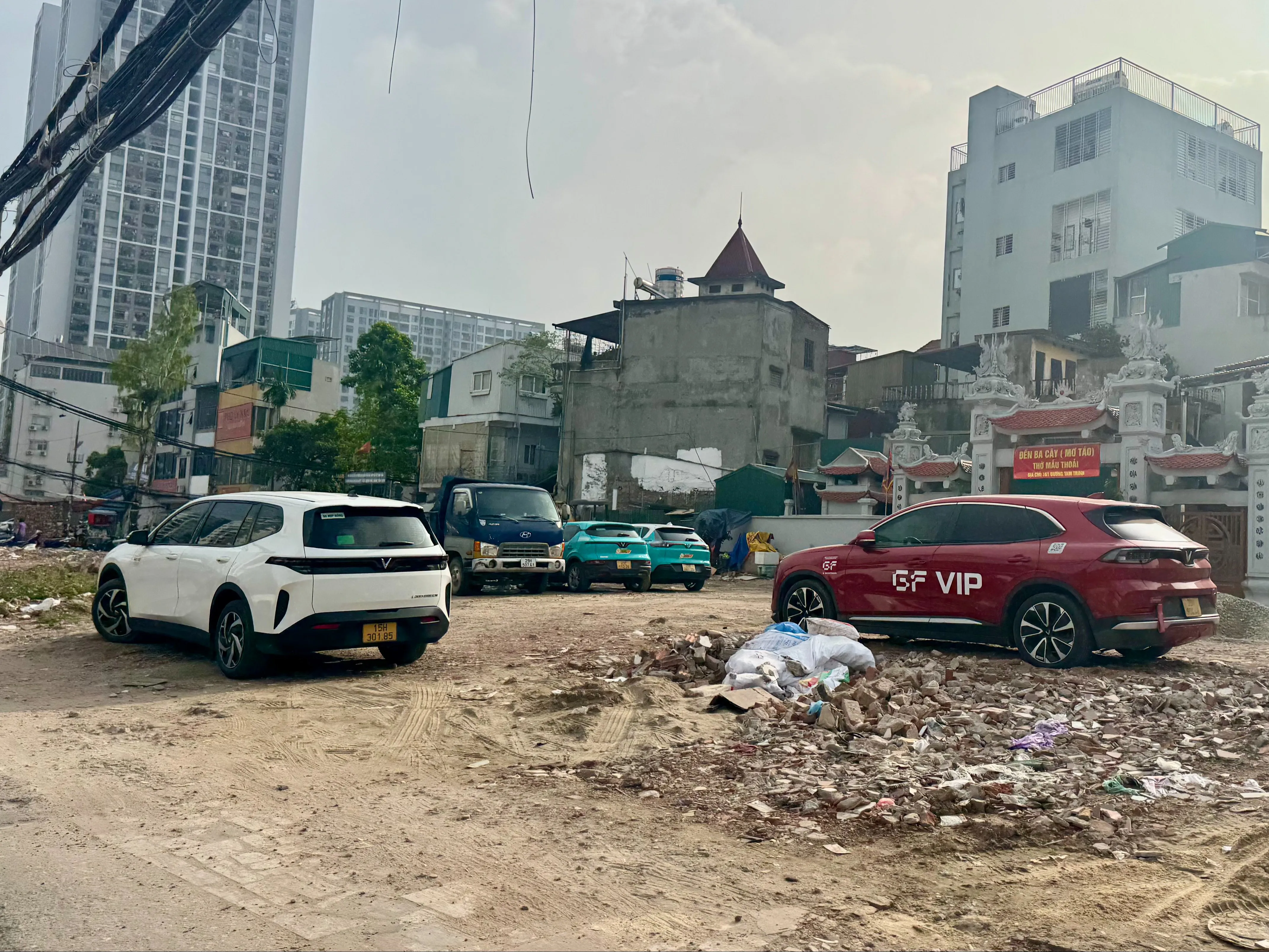 Phường Hoàng Mai: Tràn lan vi phạm trật tự đô thị.