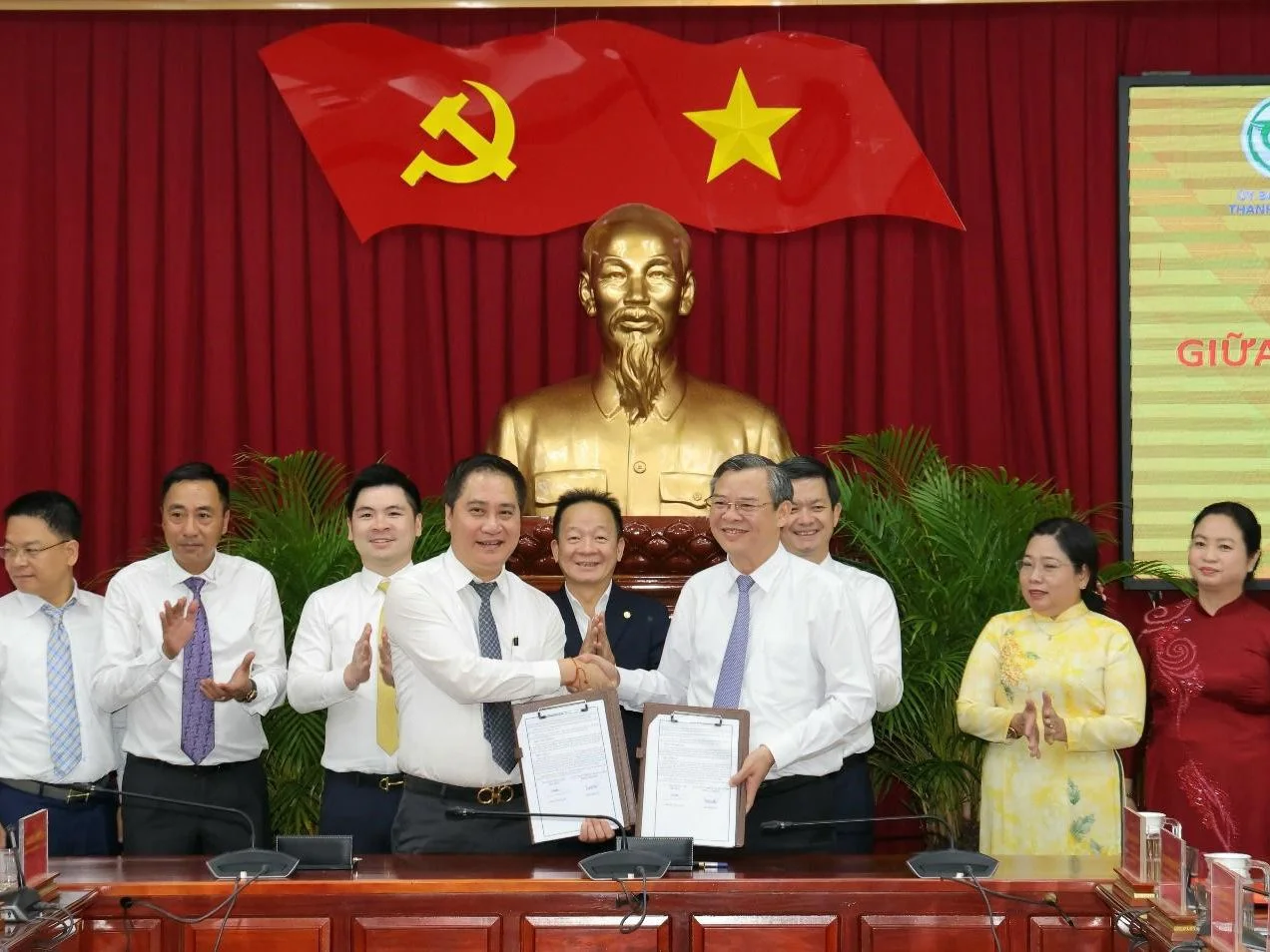 Tập đoàn T&T mong muốn đầu tư vào hàng loạt dự án đô thị, năng lượng lớn ở Cần Thơ