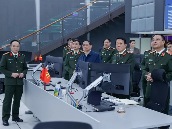 Thủ tướng kiểm tra, động viên các lực lượng công an ứng trực dịp Tết