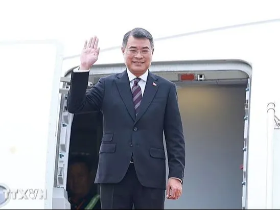 Thủ tướng Lê Minh Hưng lên đường tham dự Hội nghị Cấp cao kỷ niệm 35 năm quan hệ ASEAN-Nga