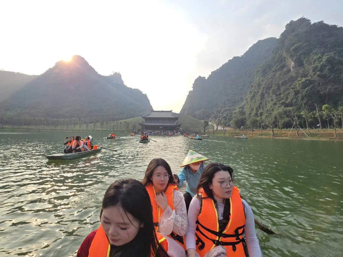 Thung Ui: “phim trường cổ trang” chân thực.