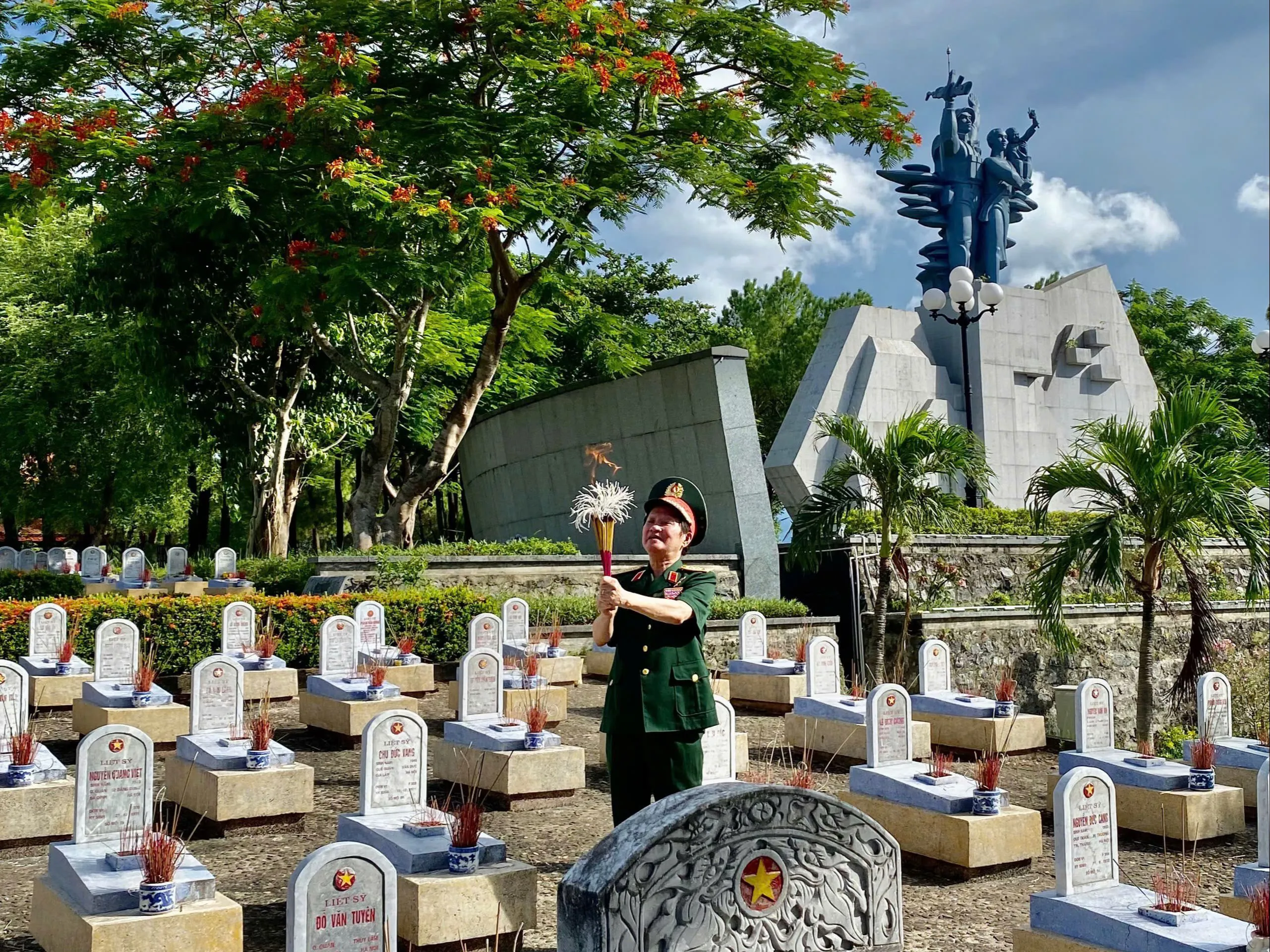 Thượng tướng Nguyễn Huy Hiệu và hành trình tìm về những địa chỉ đỏ của ký ức