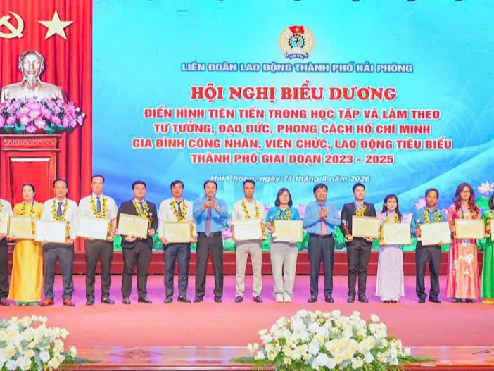 TP.Hải Phòng biểu dương điển hình tiên tiến học tập và làm theo Bác