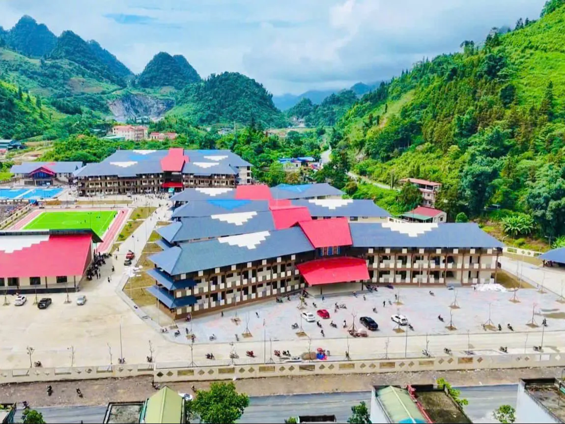 Trọn vẹn niềm vui ngày khai trường: Agribank nối dài hành trình "Nâng bước em tới trường"