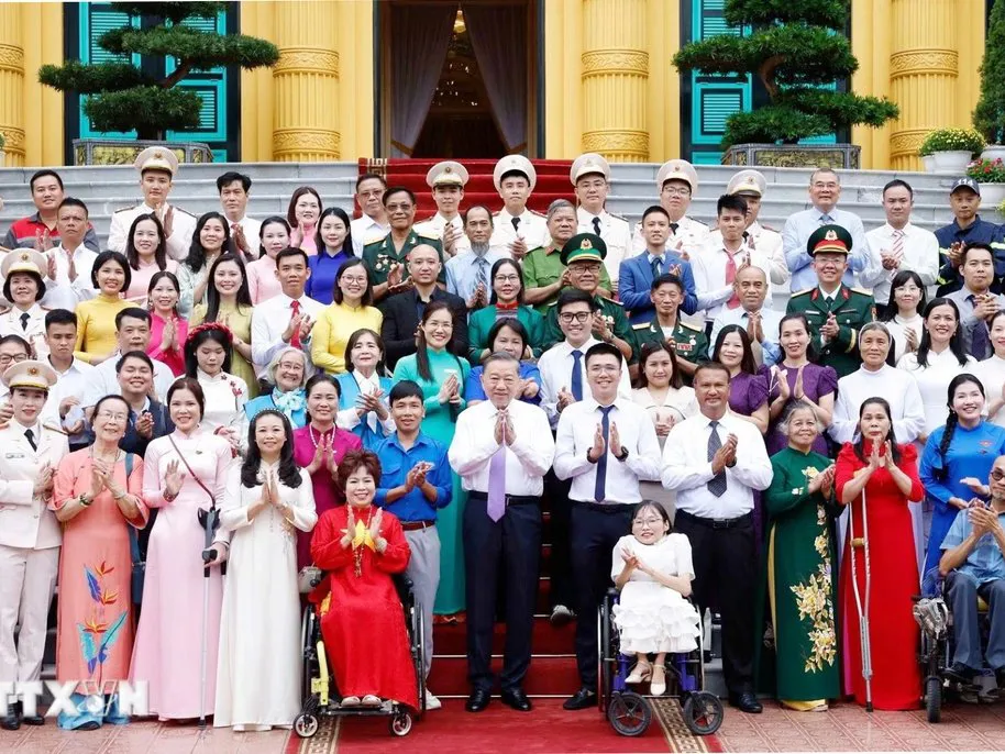 Việc tử tế: Từ phẩm chất cá nhân đến nền tảng văn hóa cầm quyền
