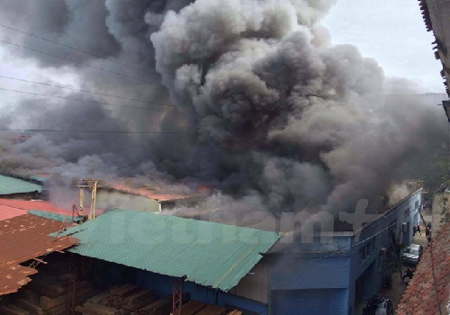 Thanh Hóa: Cháy lớn tại nhà máy xử lý rác thải ở Hoằng Hóa