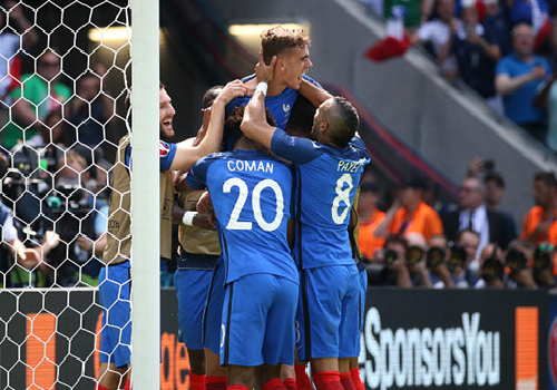 ĐT Pháp vào tứ kết EURO 2016: Thắng mà vẫn lo