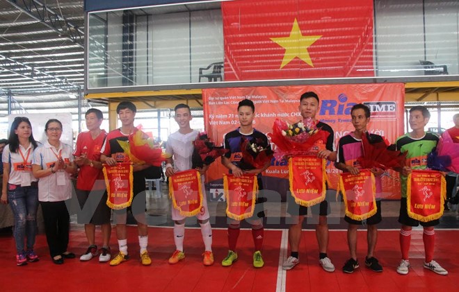 Sôi nổi giải bóng đá của cộng đồng người Việt tại Malaysia