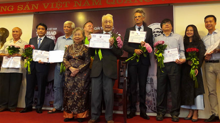 'Ông Tây móc cống' được vinh danh với Giải thưởng Bùi Xuân Phái 2016