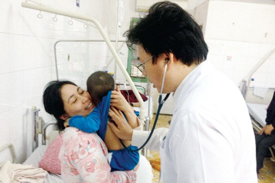 Hà Nội: Nhiều trẻ nhập viện vì bệnh tay chân miệng